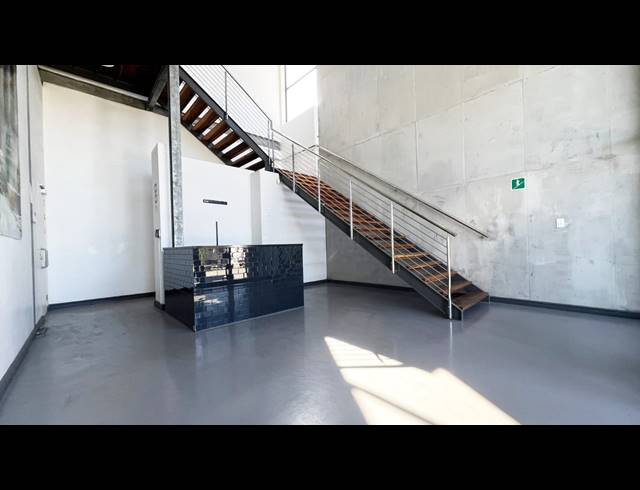 1,590M² WAREHOUSE FOR SALE IN RIVERGATE